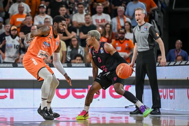 焦点无疑是 焦点无疑是